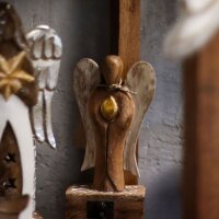 Deko Hati-Hati Engel Figur 15 cm hoch Suarholz Handarbeit